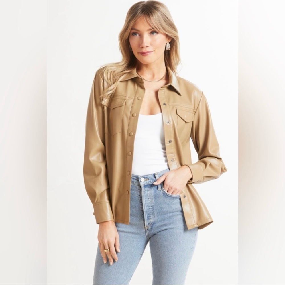 Good American Faux Leather tan Carmel shirt jacket snap up size 2